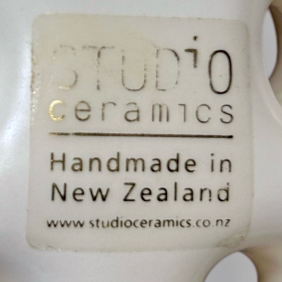 STUDIO CERAMICS White Maori Hei-Tiki 7" Statue Figurine Kiwiana New Zealand - Picture 9 of 9